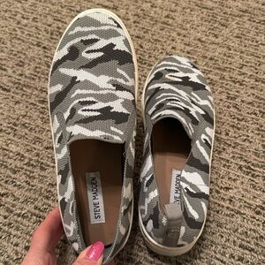 Steve Madden grey camouflage slip on sneakers